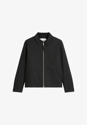 Schwarze Jacke aus glattem Stoff, mit Kragen, Reißverschluss und zwei Seitentaschen. Schlichtes Design mit gerader Silhouette.