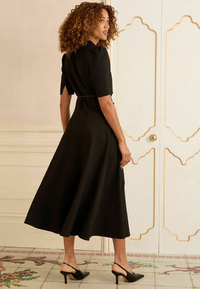 Love Roses PETITE FIT V-NECK MIDI Day dress black Zalando