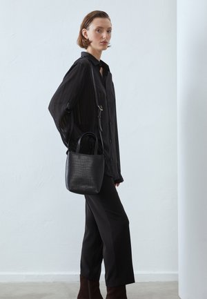 Handtasche - black