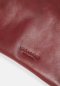 Vagabond SALINA - Τσάντα χιαστί - dark red