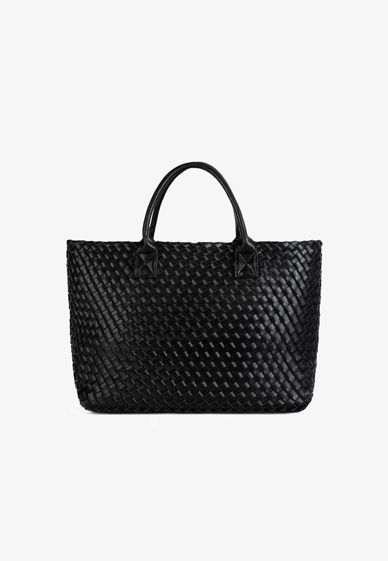 Zwarte geweven leren totebag met twee stevige handvatten; rechthoekige vorm; textuur door geweven patroon; minimalistisch ontwerp.