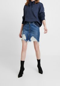 Guess Áčková sukně - blue denim