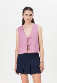 Abercrombie & Fitch - Top - berry Thumbnail Image 1