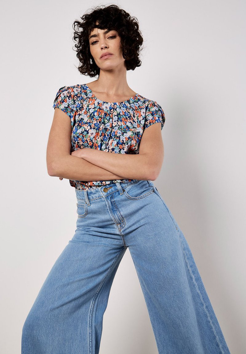 Apricot DITSY FLORAL TULIP SLEEVE - Camicetta - navy