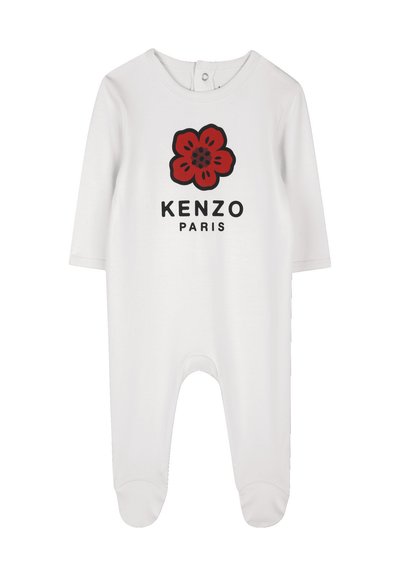 Rompers en coton blanc à manches longues, avec un motif floral rouge et le texte "KENZO PARIS". Fermeture à pression au niveau du cou pour un habillage facile.