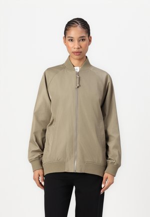 Khaki Bomberjacke mit Reißverschluss, gerippten Bündchen und Saum sowie zwei seitlichen Taschen. Leichter Stoff mit glatter Textur.