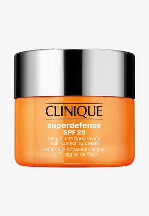 Clinique SUPERDEFENSE CREAM SPF 25 SKIN TYPE 1/2 - Soin de jour