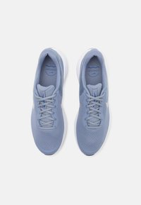 Nike Performance REVOLUTION 7 - Chaussures de running sur route - ashen slate/metallic silver/white/hyper royal/black