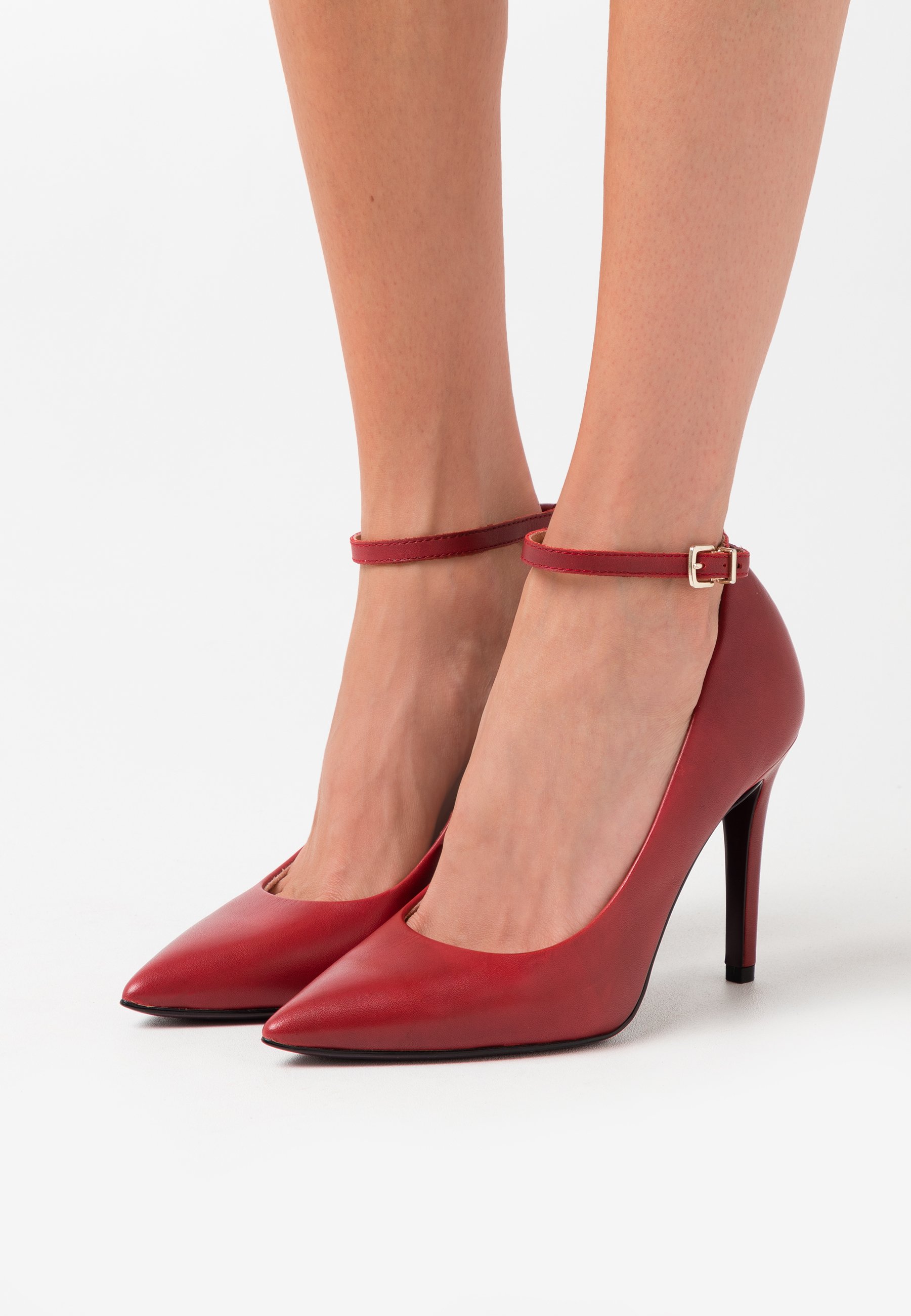 Tamaris Heart Sole High Heel Pumps Ruby Rot Zalando De