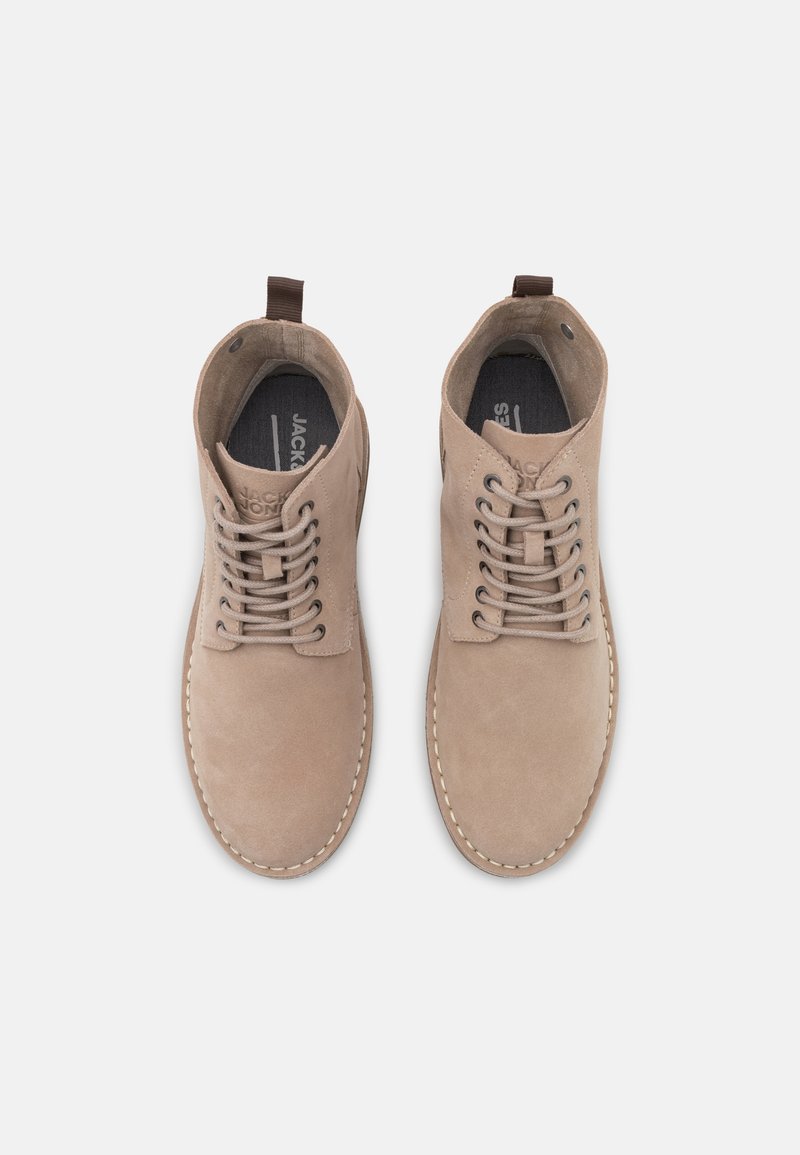 Herren Schnürboots | Jack & Jones JFWBRUCE BOOT Schnürstiefelette sand/beige - CZ41770 Herren Schnürboots | Jack & Jones JFWBRUCE BOOT Schnürstiefelette sand/beige - CZ41770