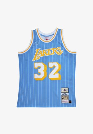 Maglia da basket dei Lakers in rete azzurro chiaro con righe sottili bianche e gialle, con la scritta "LAKERS" in giallo e il numero 32 in bianco e giallo.