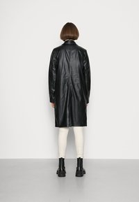 mbyM Cappotto classico - black