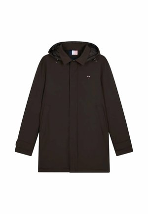 Manteau imperméable marron avec capuche, fermeture à l'avant, poches latérales et un logo subtil sur la poitrine. Texture lisse et coupe décontractée.