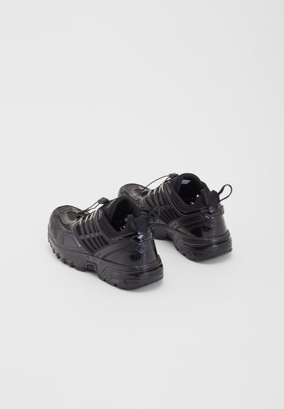 MM6 Maison Margiela MM6 X SALOMON - Sneaker low - black/quiet shade