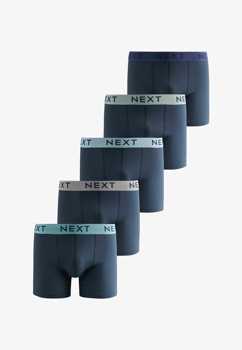 Cinq paires de boxers pour hommes bleu marine avec des ceintures élastiques de différentes nuances, chacun marqué "NEXT" sur la ceinture.