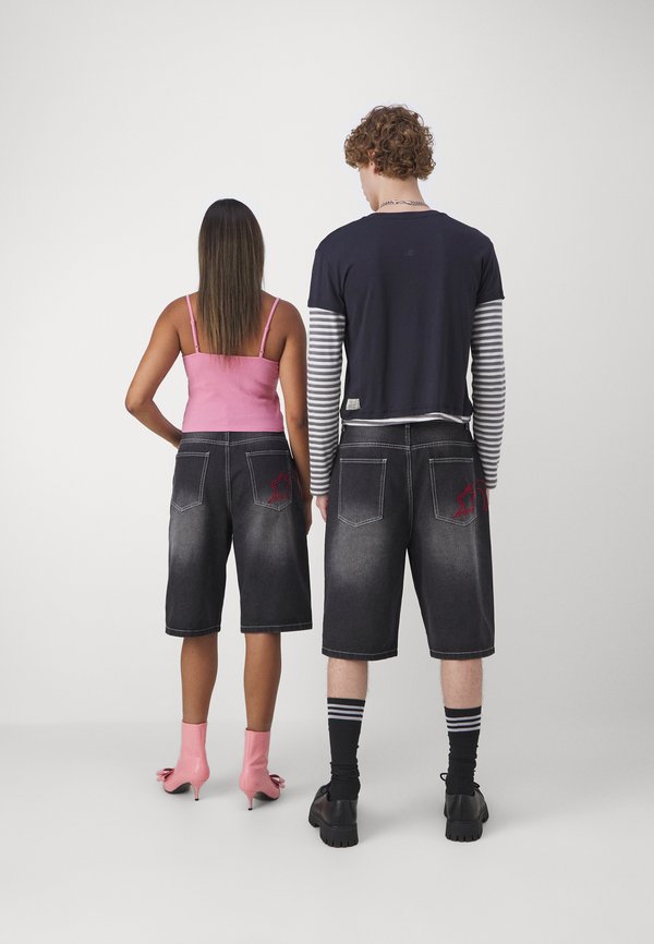 WASHED JUMBO JORTS UNISEX - Denim shorts3