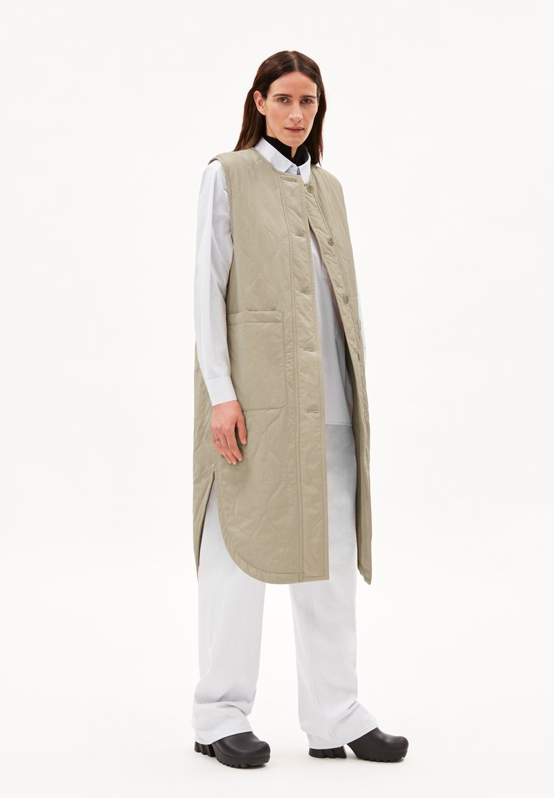 ARMEDANGELS Bodywarmer zandkleur