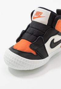 Jordan 1 CRIB UNISEX - Vysoké tenisky - sail/black/starfish