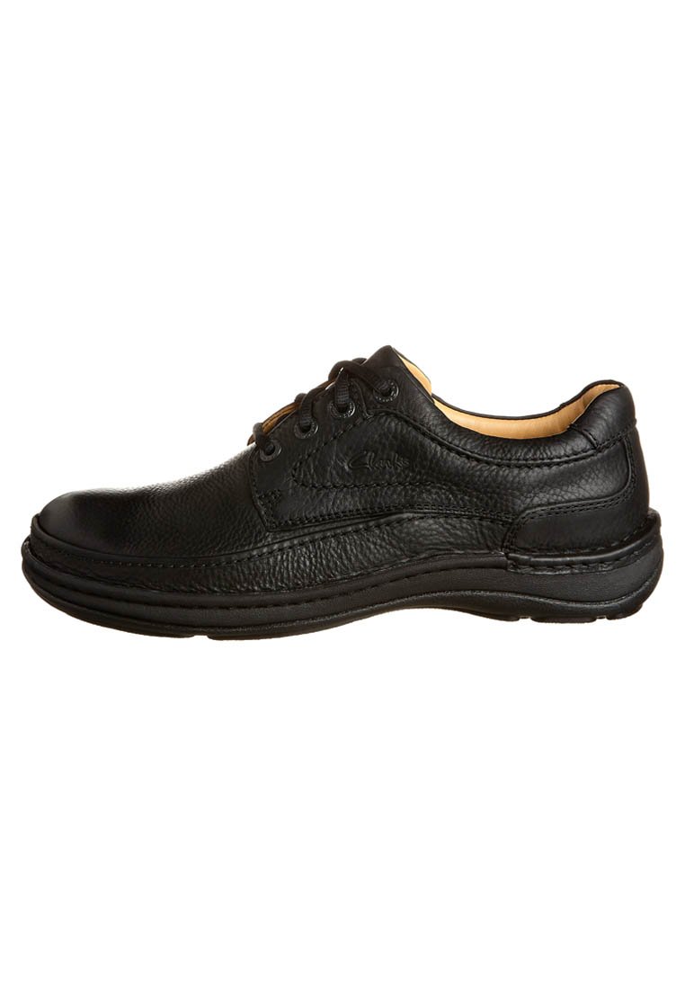clarks nature three black