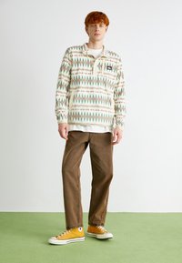 Quiksilver NO DESTINATION 2 HALF SNAP - Fleecová mikina - oyster white