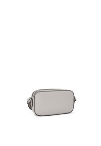 Borsa rettangolare grigia realizzata in materiale testurizzato, con zip superiore e tracolla laterale. I bordi sono delineati in nero. Design compatto.