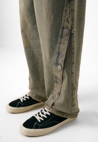 Don't Waste Culture REJA UNISEX - Laisvi džinsai - stone wash