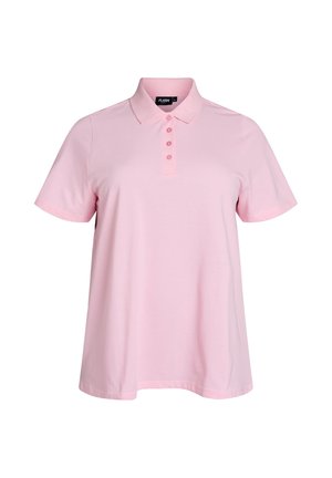 Polo rosa chiaro a maniche corte con colletto e quattro bottoni sulla patta, mostrato su uno sfondo bianco semplice.