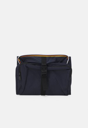 REVILLE UNISEX - Mazgāšanas maiss - blue depht