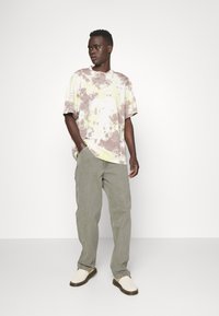 Levi's® Workwear CARPENTER UNISEX - Vaqueros holgados - oregano ns canvas gd