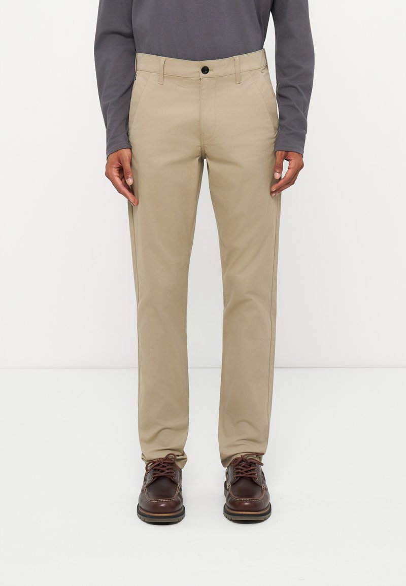 Pantalones chinos