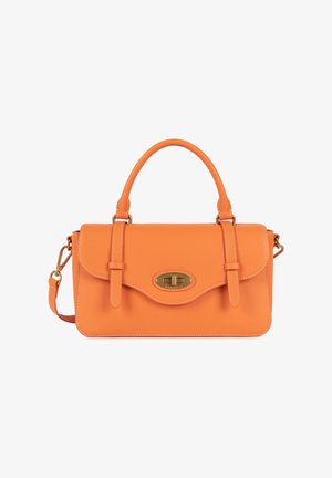 Borsa a mano in pelle arancione con manico superiore, tracolla rimovibile, chiusura a patta, dettagli in metallo dorato e cuciture sui bordi.