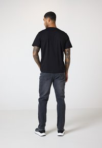 Thumbnail Image 3