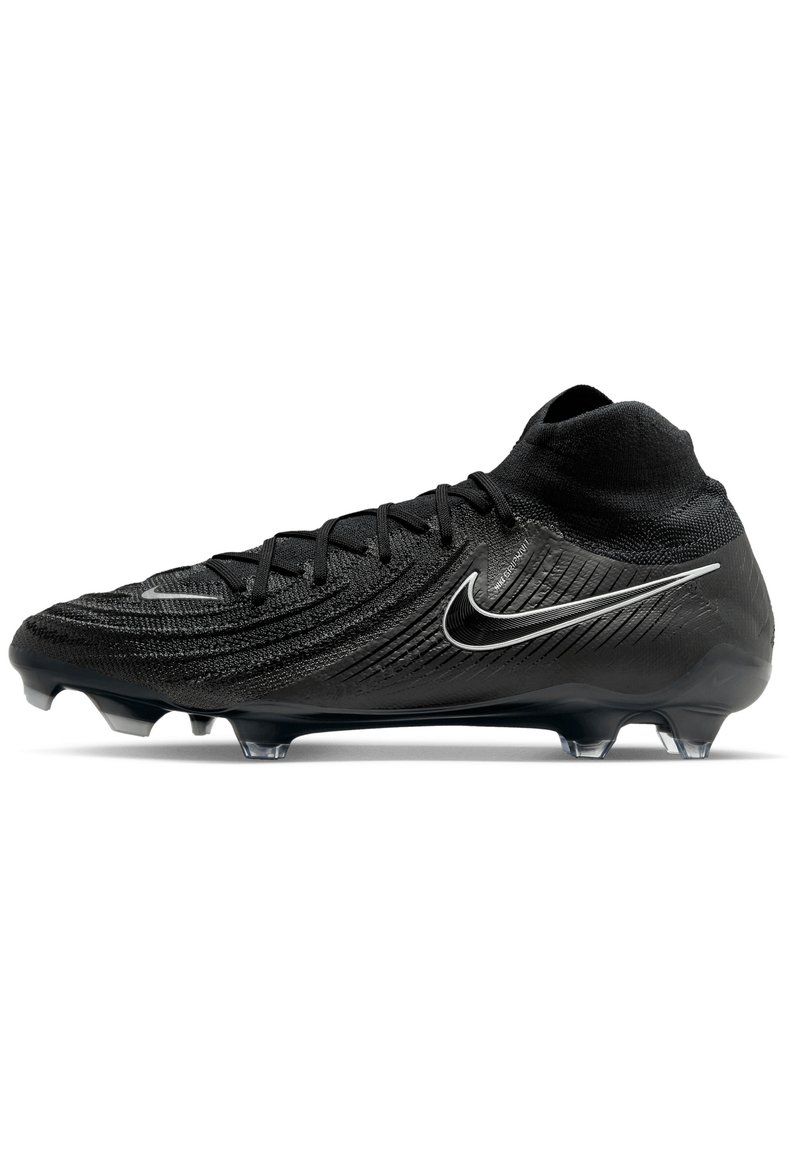 Svarta Nike fotbollsskor har en texturerad ovandel med hög krage, tunna snören och en silverfärgad swoosh-accent. Klara dobbar på yttersulan.