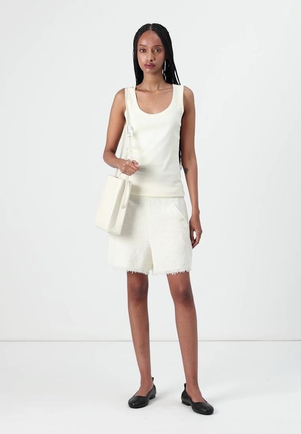 Shorts - powder cream3