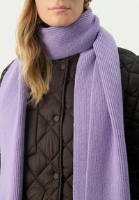 Part Two LOYCEPW  - Huivi - chalk violet