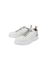 Weiße Sneaker mit grauen Schnürsenkeln und Akzenten, mit perforierten Seiten, einer strukturierten Zunge und einer stabilen weißen Sohle. Rückenschlaufe für einfaches Anziehen.