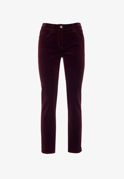 Burgundijas zīda bikses ar slim fit, ar pogu aizdari, piecām kabatām, kontrastējošiem dzelteniem diegiem un potītes garuma dizainu.