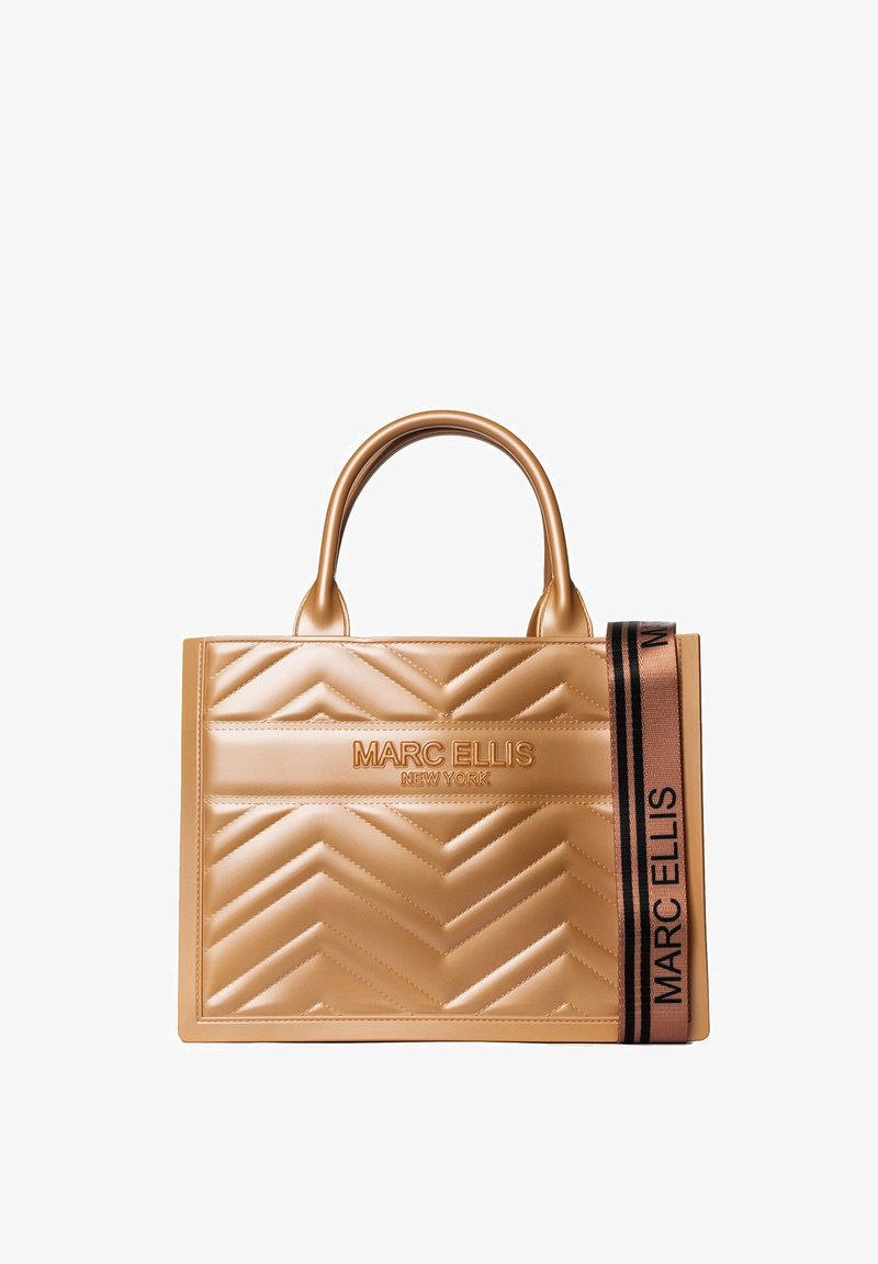 Borsa a tracolla trapuntata di colore tan, realizzata in materiale sintetico, dotata di due manici, logo in rilievo e una tracolla accentata a strisce removibile.