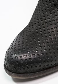 Felmini Ankle Boot - black