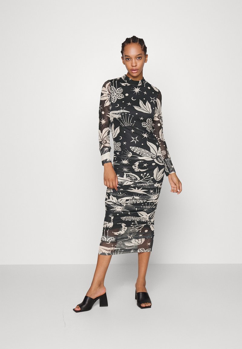 Farm Rio CERRADO SKY DRESS - Vestido de dia - black/white