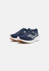 Saucony RIDE 17 - Hardloopschoenen voor op de weg - navy/gum