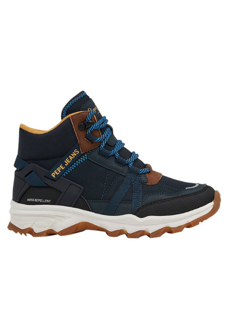 Zapatillas mid-top en azul marino y marrón, con materiales repelentes al agua, cordones azules y una suela de goma texturizada con un patrón de tracción distintivo.