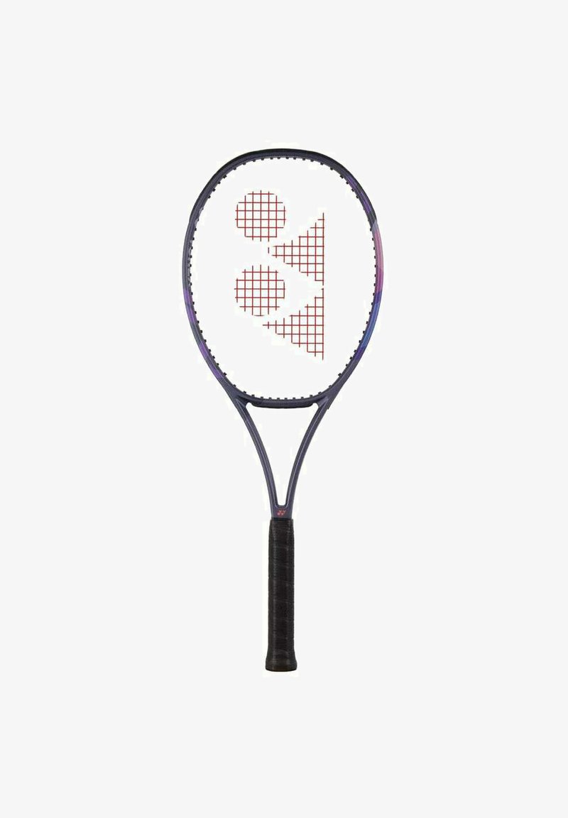 Tennissait met een donkerpaarse frame, een witte kop met rode rasterpatronen en een gestructureerde zwarte grip.