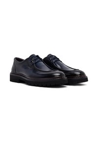 Marineblauwe leren schoenen met een gladde textuur, ronde neus, vetersluiting, rubberen zool en contrasterende stiksels langs de randen.