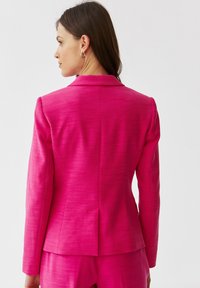 TATUUM REMA - Blejzr - fuhsia
