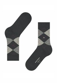 Grau karierte Socken mit dunklem Grundton, hellgrauen Rauten und rosa Akzenten. Hergestellt aus weichem Material mit glatter Textur.