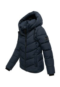 Granatowa pikowana kurtka z odczepianym kapturem, zamkiem błyskawicznym, elastycznymi mankietami i bocznymi kieszeniami. Tkanina wydaje się gładka z pikowanym wzorem.