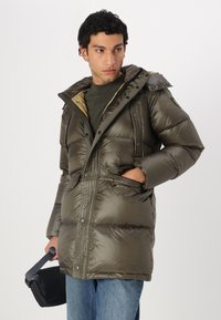 Blauer ABBOT - Dūnu mētelis - pigna green/beige