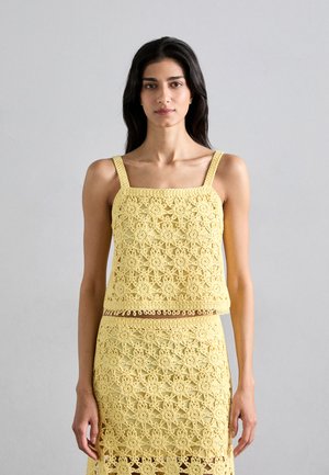 MUST - Topper - jaune banane