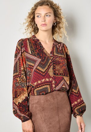 PATCHWORK PRINT RUFFLE - Bluse - burgundy